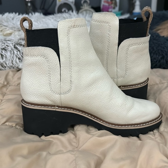 DOLCE VITA WOMENS OFF WHITE LEATHER EUC SZ 6, WORN 3-4 TIMES. - Picture 4 of 7